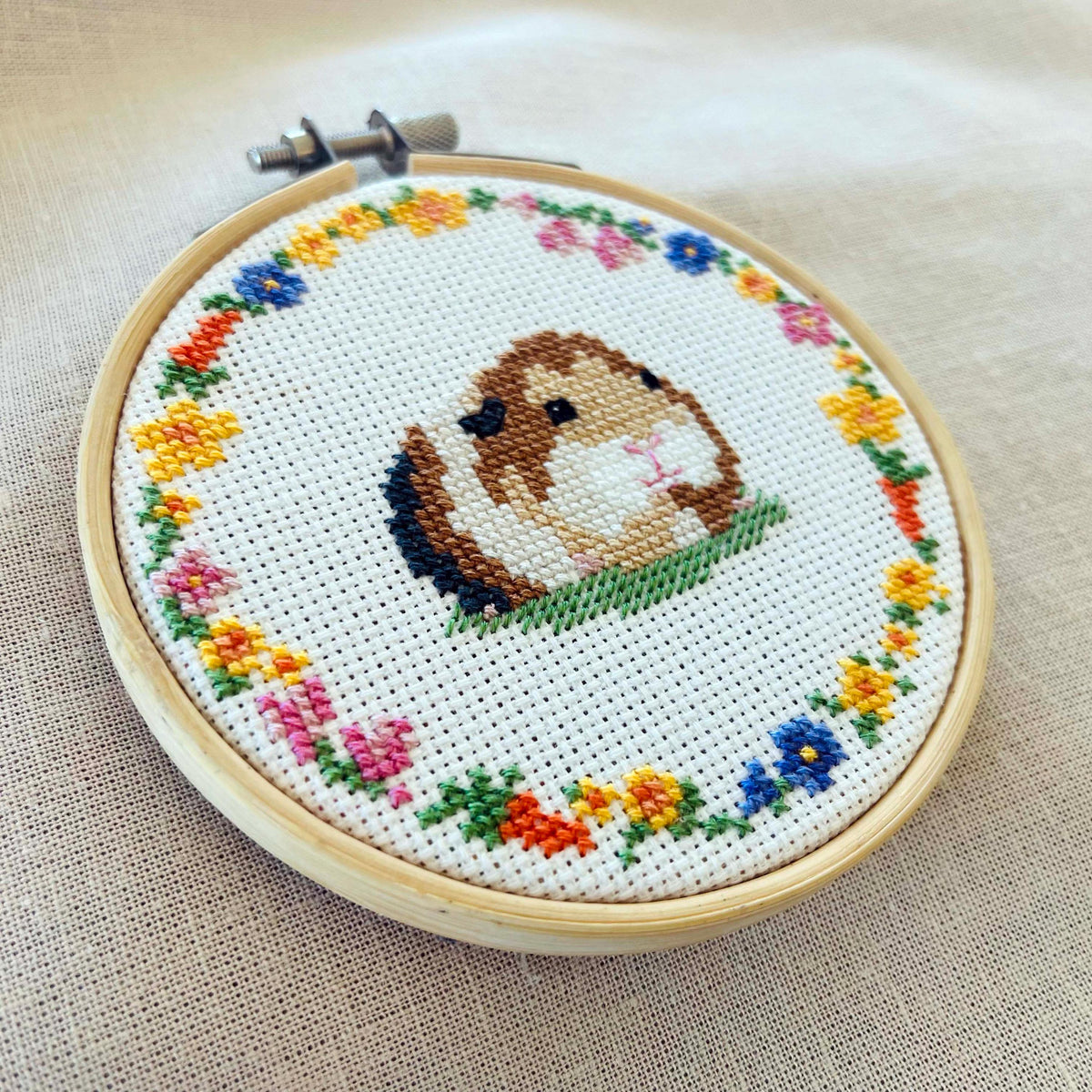 Guinea Pig Floral Circle cross stitch pattern – image 5 of 7